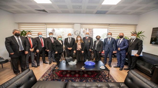 Şehit ve gazi derneklerinden Başkan Soyer e ziyaret