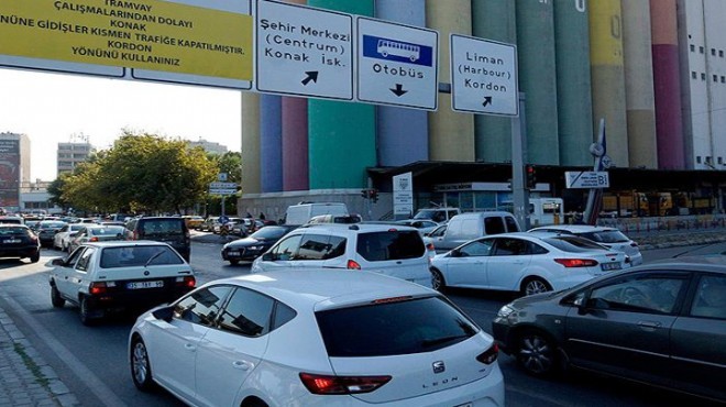 Son rakamlar açıklandı: İzmir'de trafiğe kayıtlı kaç araç var?
