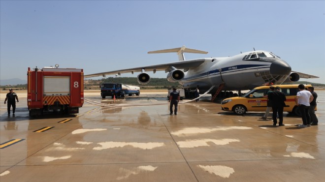 Söndürme çalışmalarına destek veren Rus uçakları ikmali İzmir de yapıyor