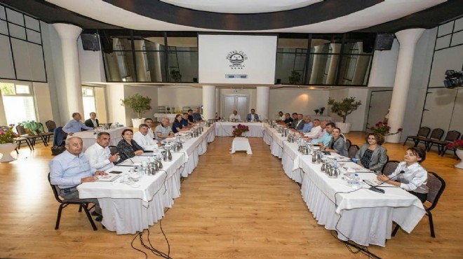 Soyer ve Yücel den CHP li başkanlarla koordinasyon zirvesi