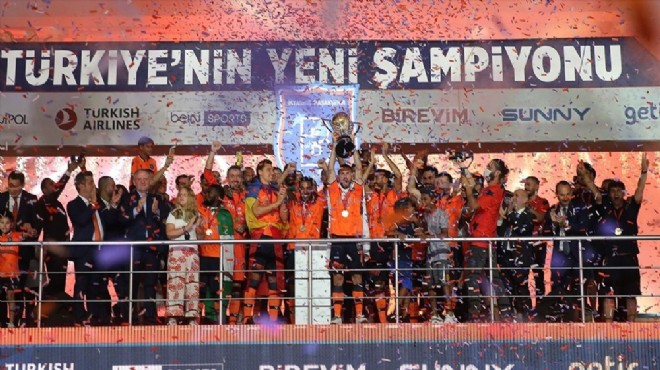 Süper Lig de şampiyon kupasını kaldırdı!