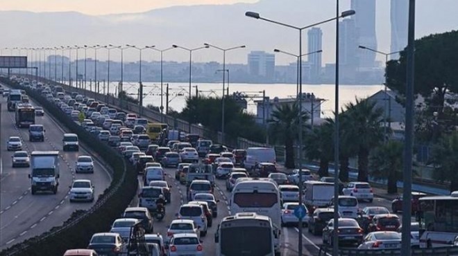 TÜİK İzmir deki trafiğe kayıtlı araçta son sayıyı açıkladı!