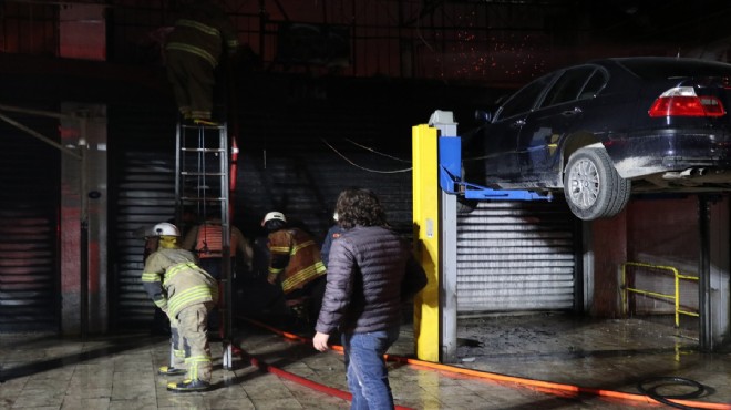 Tamirhanede yangın kabusu: İki araç kül oldu, köpeği ekipler kurtardı