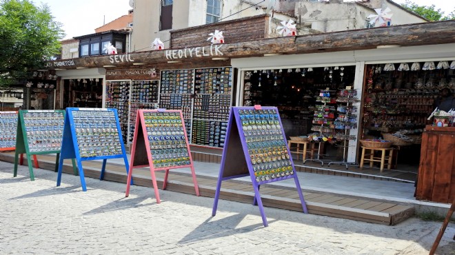 Tatile seçim molası: İzmir in turizm cennetinde sokaklar bomboş kaldı!