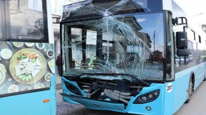 Toplu ulaşım otobüsleri kaza yaptı: 15 yaralı