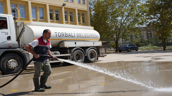 Torbalı'da belediyeden dört bir yanda hafta sonu mesaisi!