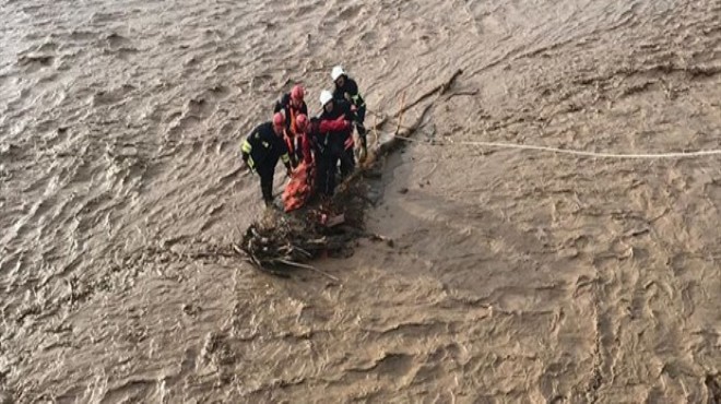 Trabzon da sel felaketi: 3 kişi hayatını kaybetti