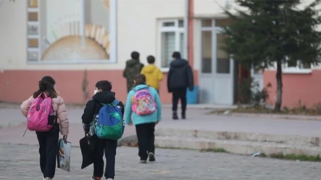 Tüm Türkiye de okullar 1 hafta tatil edildi