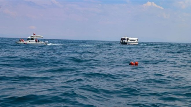 Van Gölü nde batan teknenin yeri tespit edildi