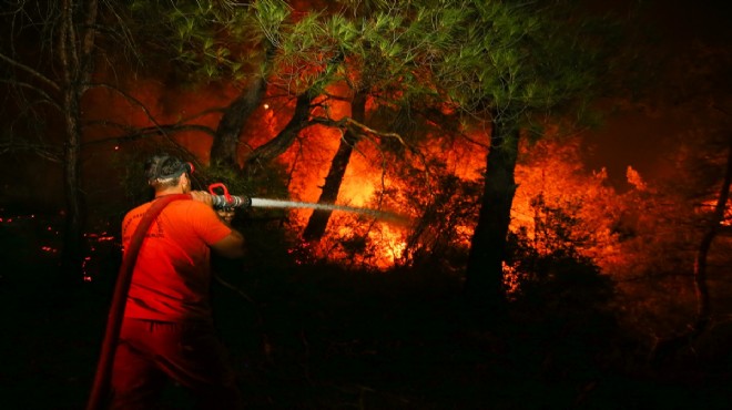 Yangında son durum: Alevler mahallelerden uzaklaştırıldı
