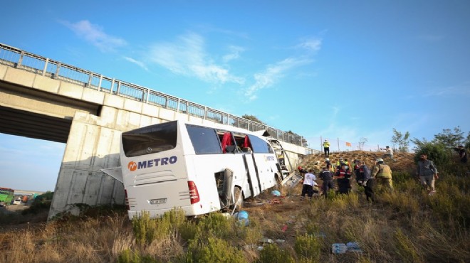 Yolcu otobüsü yoldan çıktı: 5 ölü, 25 yaralı