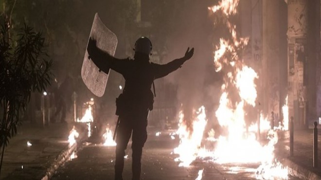 Yunanistan da olaylı  17 Kasım  gösterisi