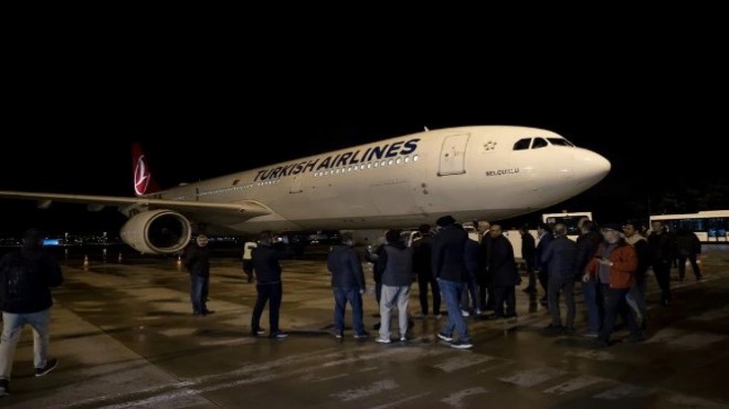 Yurt dışı oylarını taşıyan ilk uçak Ankara da