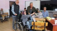 94 yaşında tekerlekli sandalye ile oyunu kullandı!