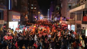 Binler fener alayında buluştu... CHP'li Demir: Torbalı'da İzmir Marşı susmaz!