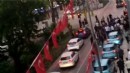 CHP'nin İzmir'deki seçim üssü önünde korkutan gerginlik!