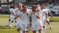 Göztepe'nin yüzü gurbette gülüyor