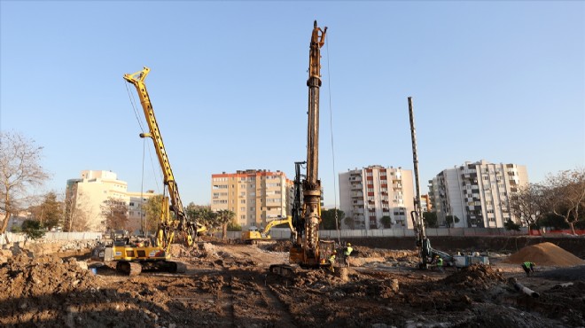 Acil yıkılan 71 binada inşaat çalışmaları başladı