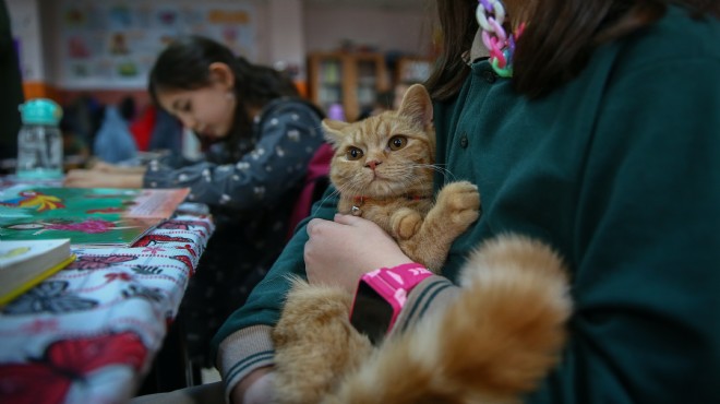 'Fıstık' kitap okuma projesinin maskotu oldu