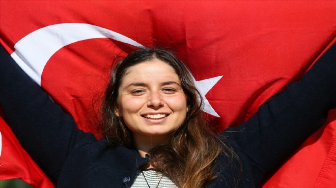 'İlklerin yüzücüsü' İzmirli Bengisu'nun '7 Okyanus' hedefine 3 kala!