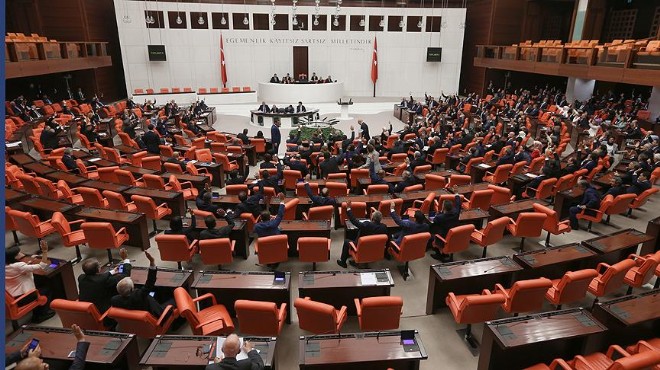 'Irak ve Suriye tezkeresi' Meclis'ten geçti