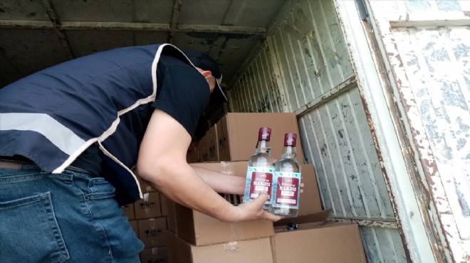 İzmir'de 2 bin 97 şişe sahte içki ele geçirildi!