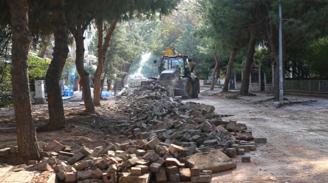 Karşıyaka'nın simge sokağından baştan sona yenileme mesaisi