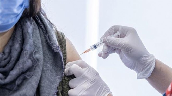 İzmir'de 'sahte aşı kartı' davası başladı