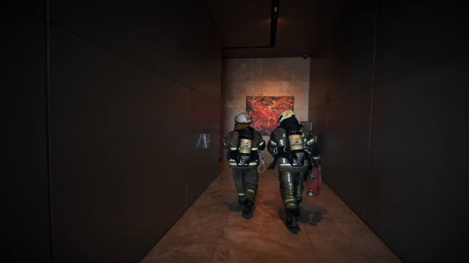 47 katlı binada nefes kesen tatbikat