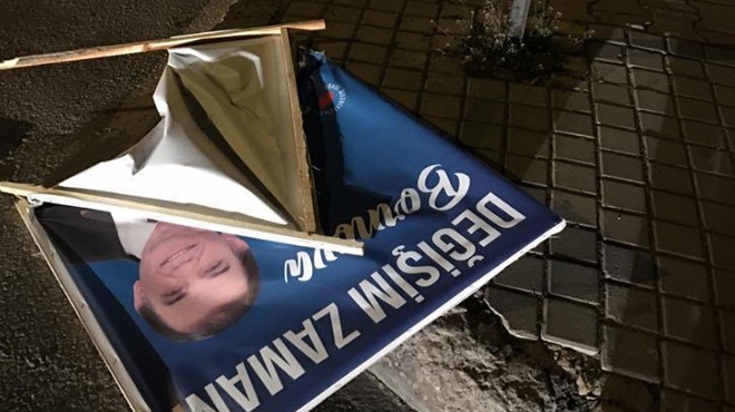 AK Partili Gençtürk'ün afişlerine saldırı!