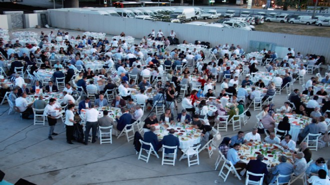 AK Parti İzmir  Vefa iftarı nda buluştu: Şengül den teşkilata önemli mesajlar!