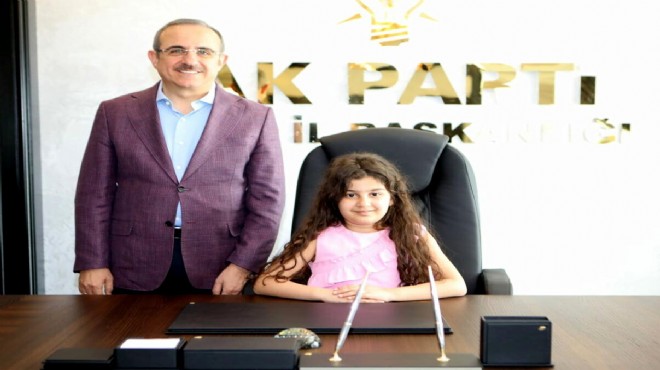 AK Parti İzmir'de 'minik başkan' yeni başkan Sürekli'ye  'başarı' diledi!