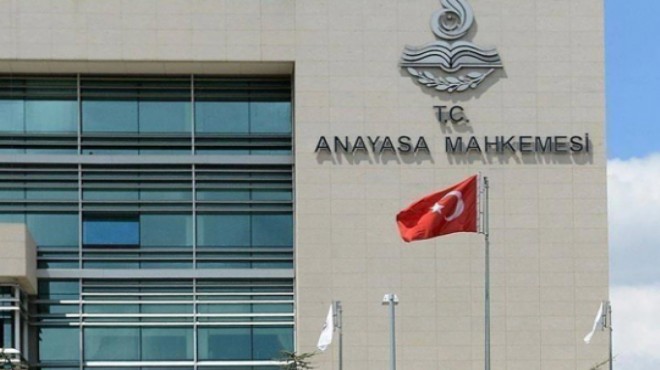 Avukatlık Kanunu nun 2 maddesine AYM den iptal!