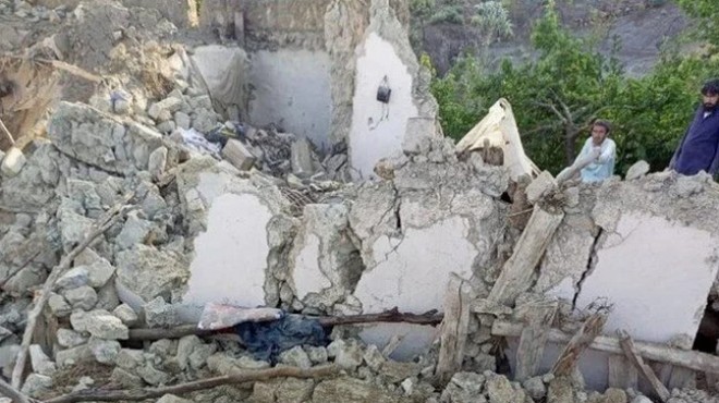 Afganistan da deprem: 950 ölü