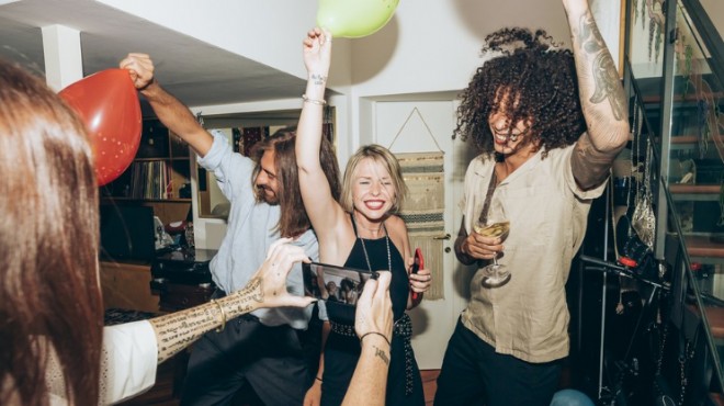 Airbnb ev partilerini kalıcı olarak yasakladı!