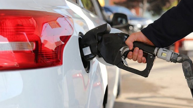 Akaryakıtta tabela değişti: Benzine zam geldi