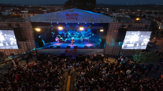 Alaçatı'daki büyük şölende Duman rüzgarı!