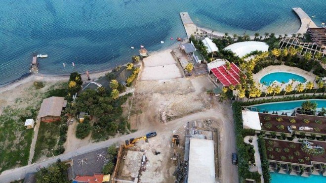 Alaçatı daki kıyı tahribatına suç duyurusu:  Denize beton dökülüyor  iddiası!