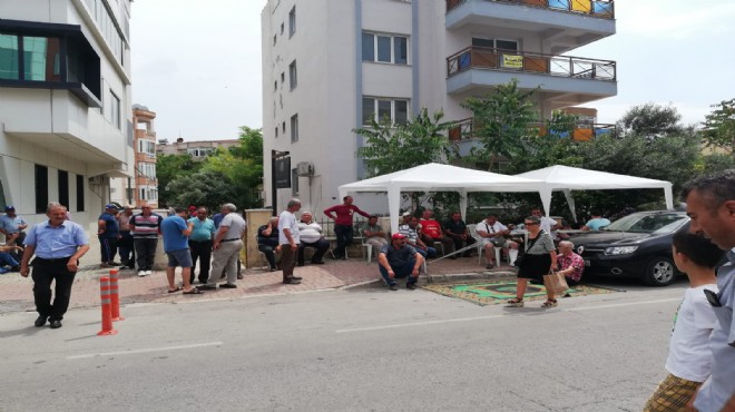 Aliağa Belediyesi önünde direniş çadırı!