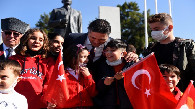 Aliağa'da Cumhuriyet Bayramı törenle kutlandı