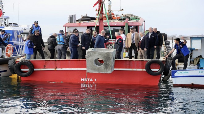 Aliağa'da balıkçılığa yapay resif desteği