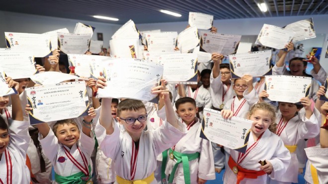 Aliağa’da karate kursunda kuşak heyecanı