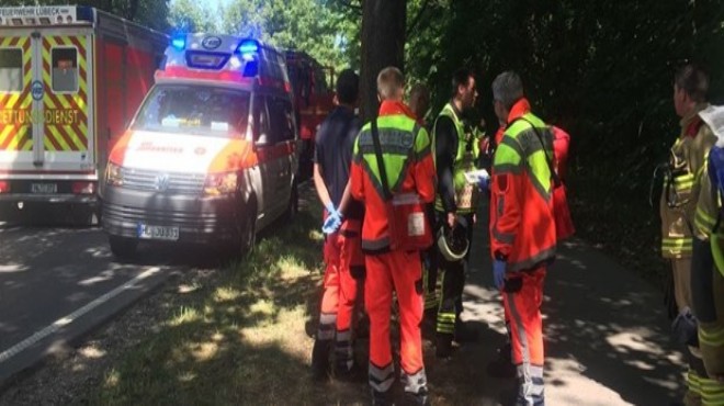 Almanya'da otobüse bıçaklı saldırı dehşeti!