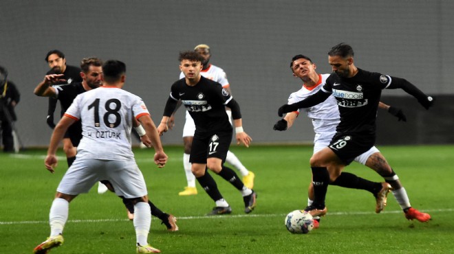 Altay evinde 90+4'te yıkıldı!