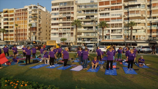 Alzaymır farkındalığı için Kordon'da yoga yaptılar