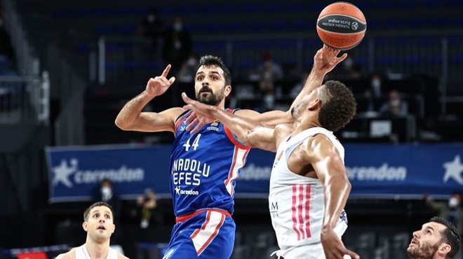 Anadolu Efes Final Four a yükseldi