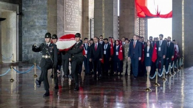 Anıtkabir'de 19 Mayıs töreni