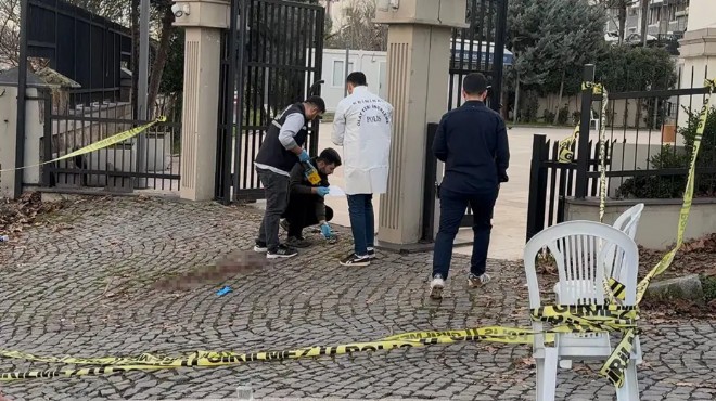 Annesinin cenazesinde kardeşini öldürdü!