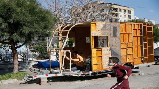 Apartman bahçesinde karavan yapıyor!