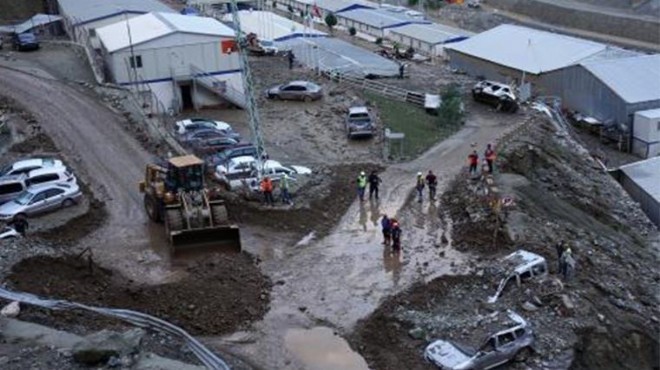 Artvin'de sel ve heyelan: 4 kişi hayatını kaybetti